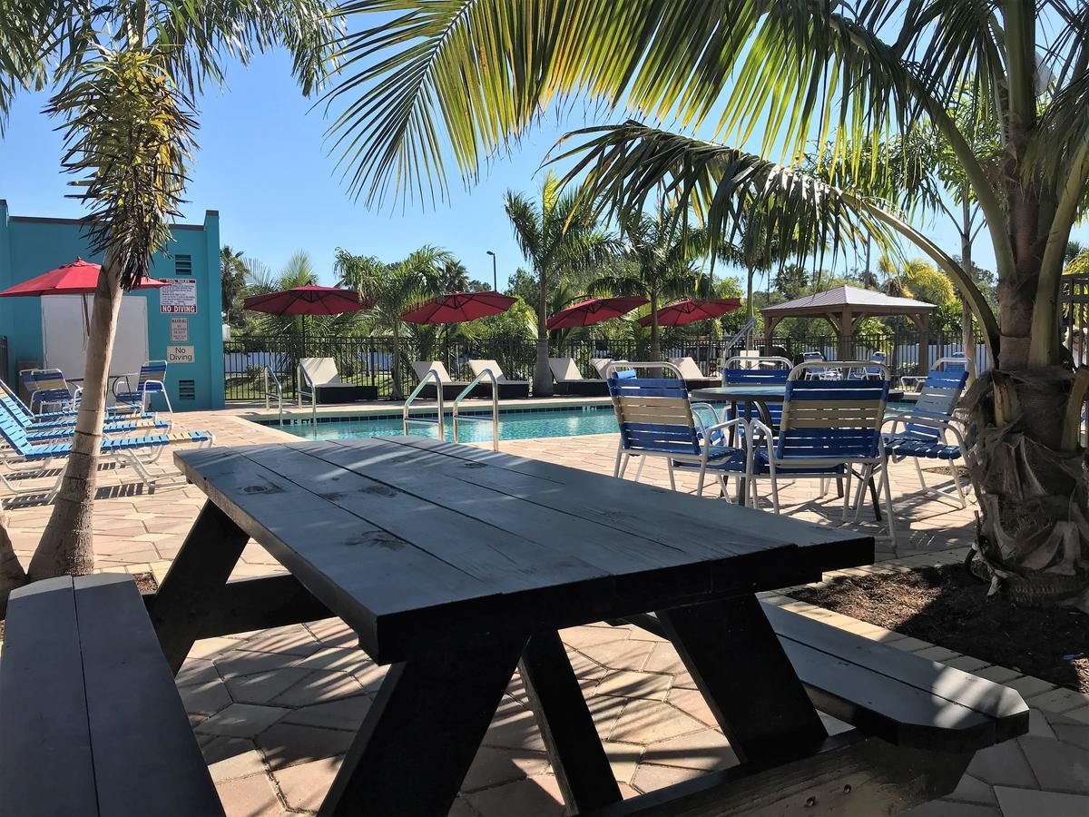 Days Inn By Wyndham Sarasota Bay Luaran gambar
