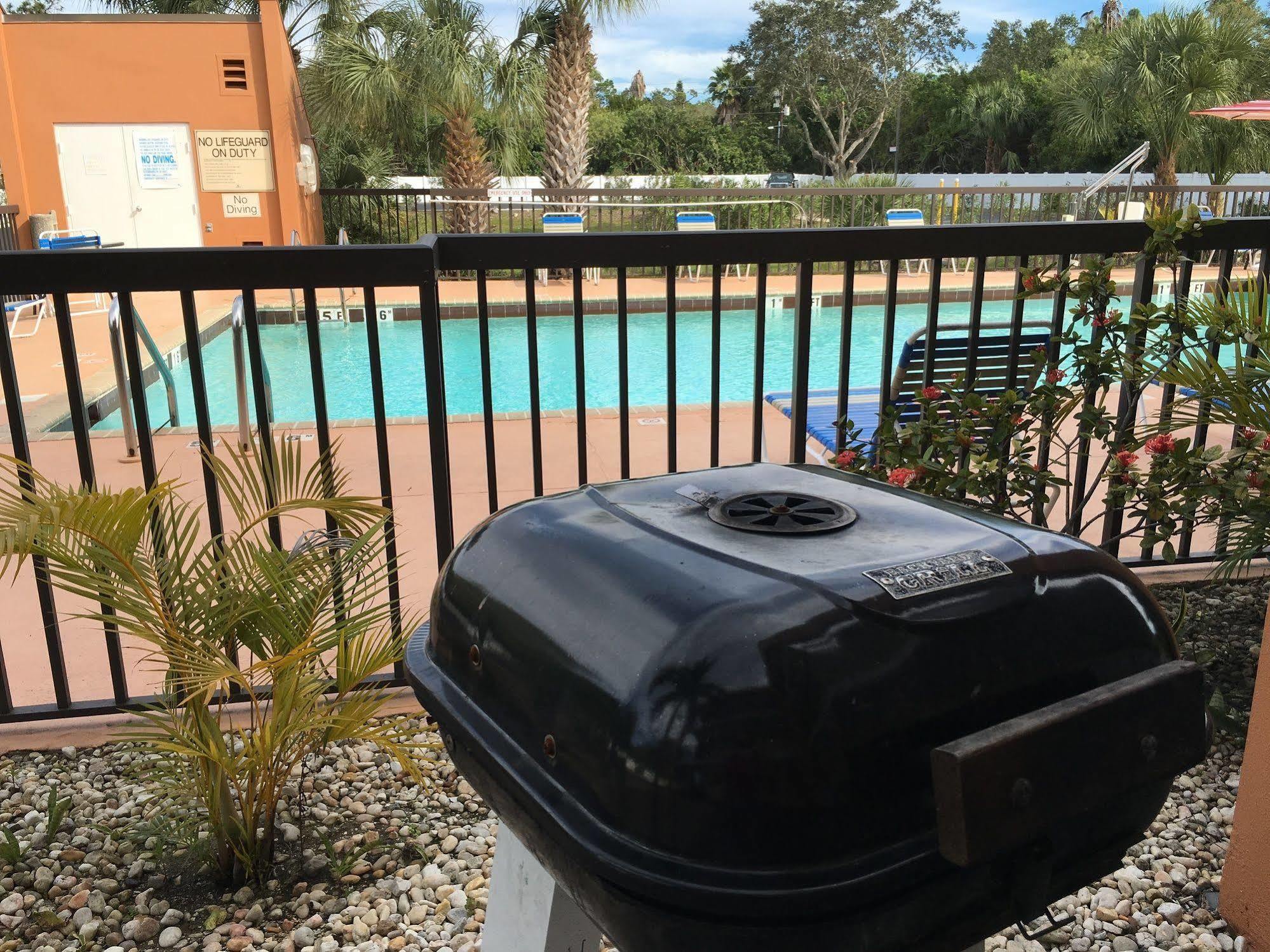 Days Inn By Wyndham Sarasota Bay Luaran gambar